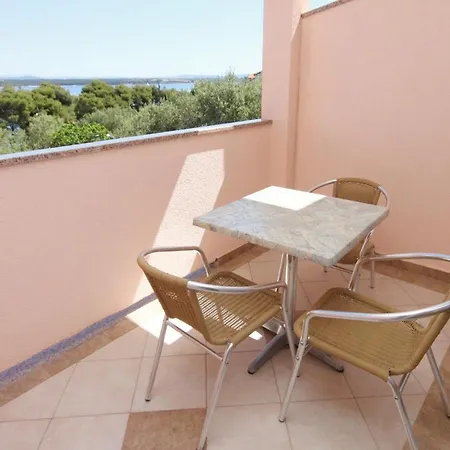 Apartment 6215c *
