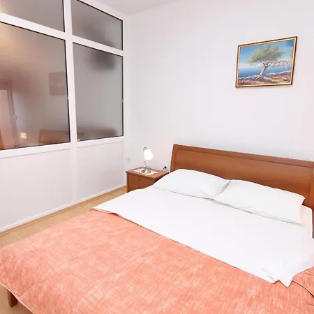 6215c Apartment *